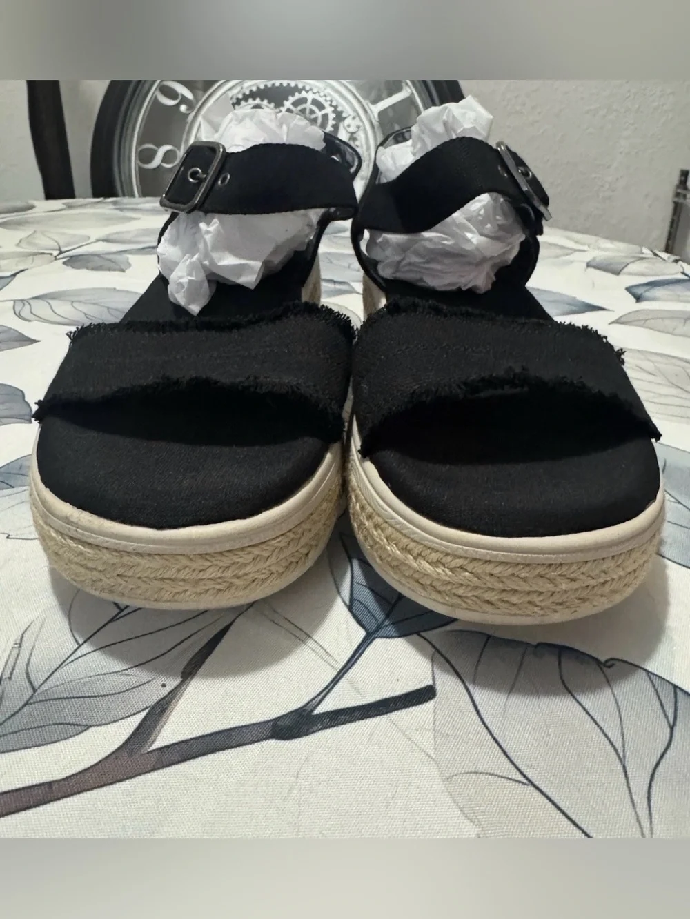Skechers Size 9 Bobs Empress Platform Sandals. Black. Worn Once.